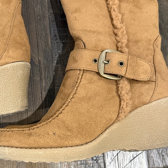 Connie Snip Tan Suede Boots Wedge Heel Faux Fur Wool Lined Zipper 7 - Picture 8 of 16
